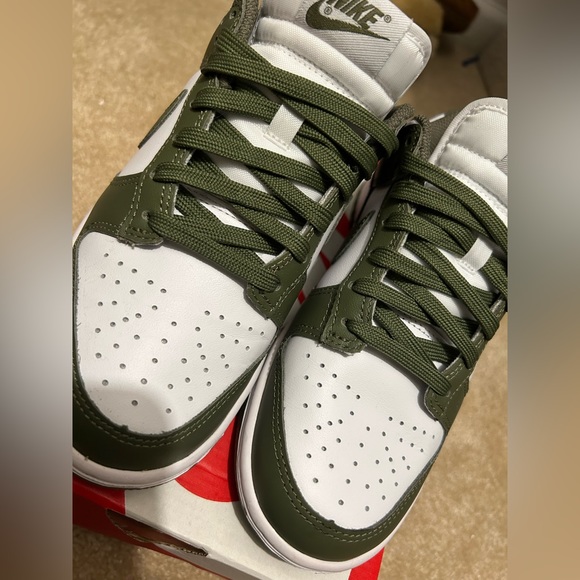 Nike dunks - Picture 2 of 4